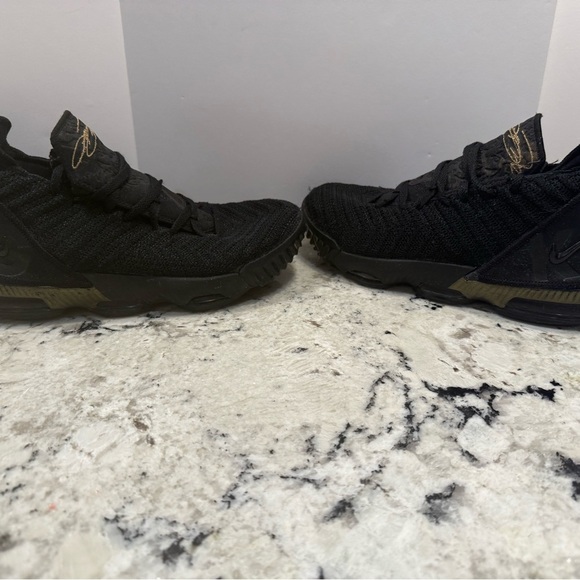 Nike LeBron XVI I Am King youth size 4 - Picture 3 of 8